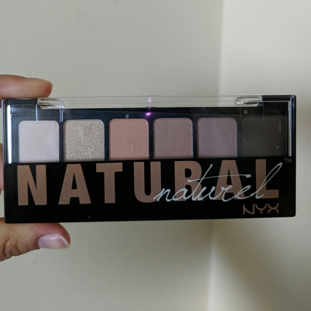 NYX natural eyeshadow palette